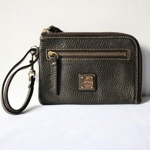 DOONEY & BOURKE 1975 Pebbled Brown Leather Wristlet Wallet Travel Change Purse